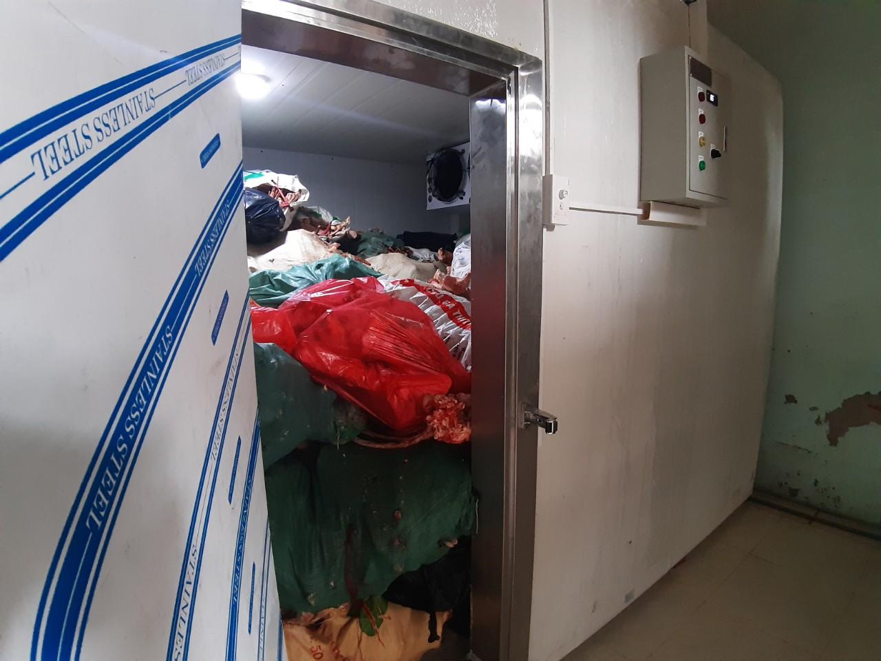 Đội thợ lắp đặt kho lạnh bảo quản thịt gà tại Bắc Ninh giá rẻ chất lượng Đội thợ lắp đặt kho lạnh bảo quản thịt gà tại Bắc Ninh giá rẻ chất lượng